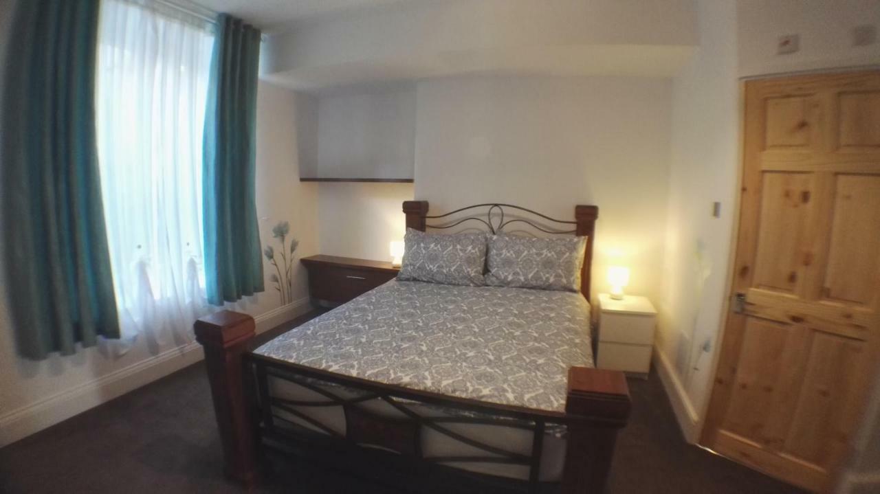 Large Garden Flat Near Marine Lake Weston-super-Mare Exterior foto